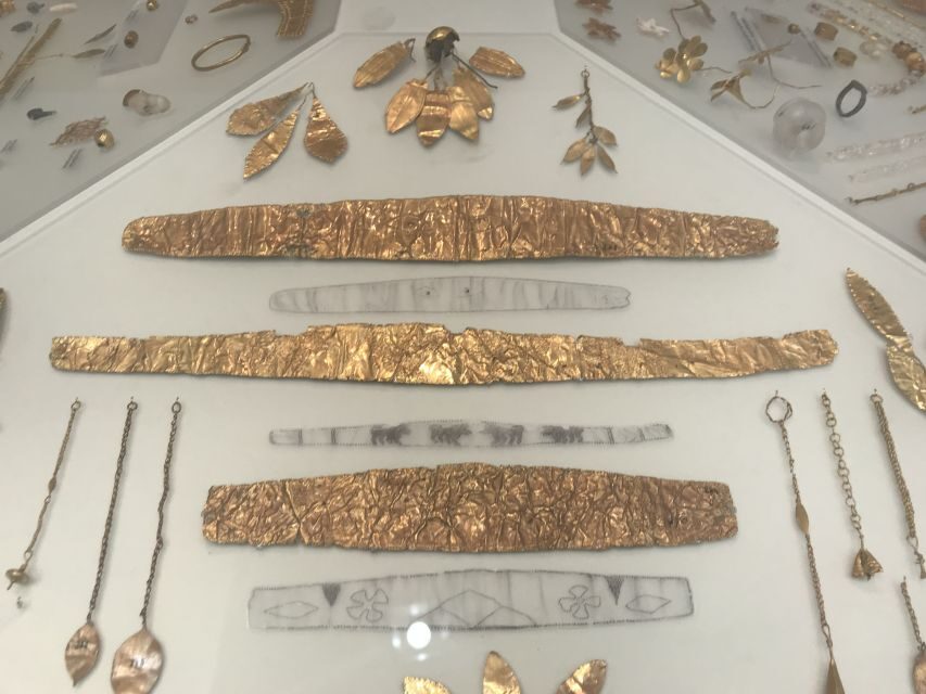 Archaeological Museum of Heraklion: Guided Walking Tour - Timing, pairing with Knossos, and beating the heat