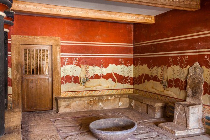 Crete: Knossos Archaeological Site Ticket - Timing matters: when to visit for an easier walk