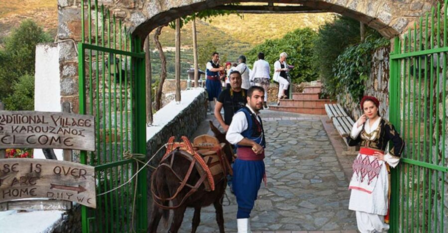 Crete: Traditional Dance Show and Buffet Dinner with Wine - Key things I’d bet on before you go