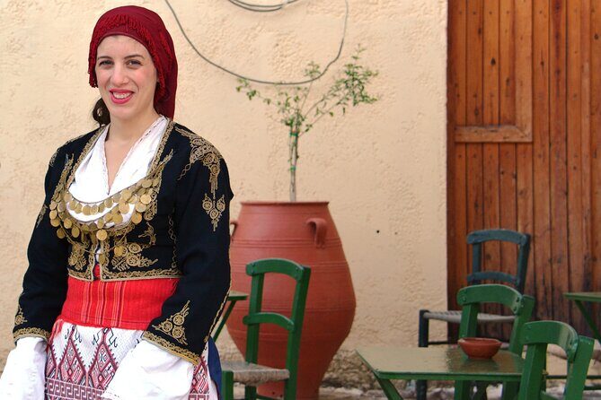 From Heraklion & Malia: Cretan Folklore Night with Buffet - Buffet Dinner in a Traditional Feast Setting