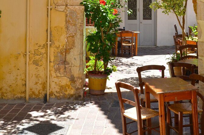 Full-Day West Crete Tour: Chania & Rethymnon Old Town and Kournas Lake - Kournas Lake Stop: Water Break Time, Plus Optional Pedal Boats