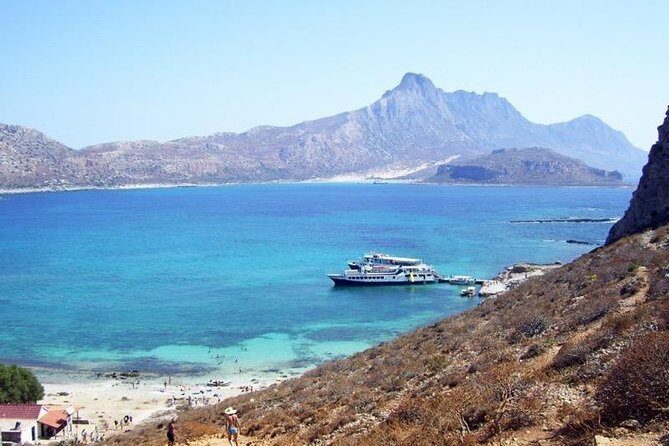 Gramvousa Island and Balos Bay Full-Day Tour from Heraklion - Air-Conditioned Bus Comfort and the Guide Setup