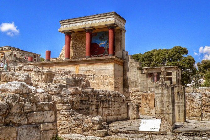 Half Day Private Tour to Knossos Palace (Skip the line) & Panoramic City Tour - Heraklion Archaeological Museum in One Hour: The Minoans in Context