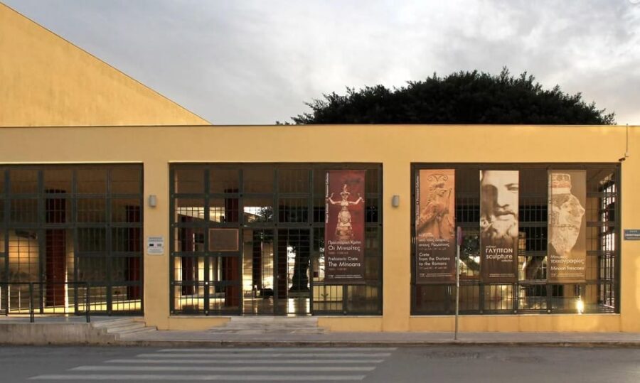 Heraklion: Archaeological Museum Ticket with City Audio Tour - Time-slot ticket and entering on your own at the museum entrance