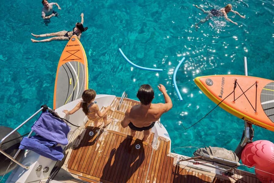 Heraklion: Dia Island Catamaran Cruise with Dinner and Wine - Boarding at Marina Café: how to find the boat fast