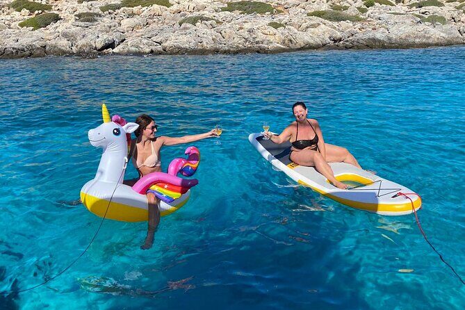 Heraklion: Dia Island Catamaran Cruise with Water Toys - Crew style and safety: how the day stays relaxed
