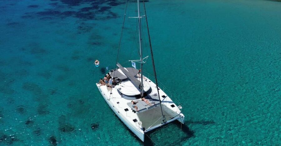 Heraklion: Dia Island Luxury Catamaran Cruise with Meal - The onboard meal: Mediterranean lunch with options for different diets