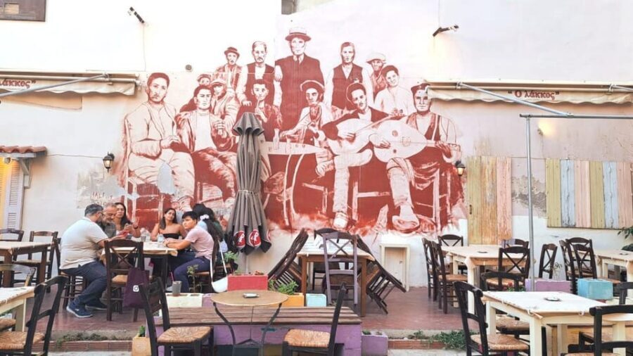 Heraklion: Family Zorba Treasure Hunt with Food Stop - Basilika Agiou Markou to the Morosini Lions Fountain: Photos, Arches, and City Stories