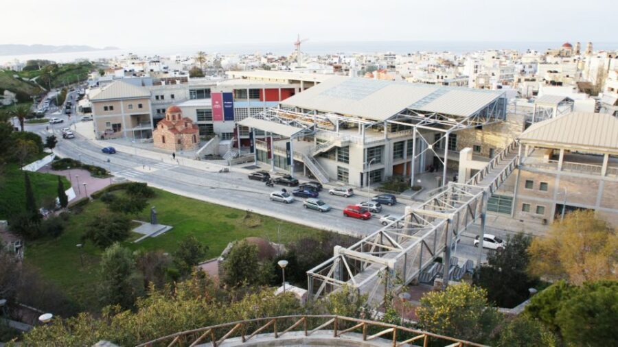 Heraklion: Family Zorba Treasure Hunt with Food Stop - 1866 and the City Center Energy: Shopping Without Losing the Plot