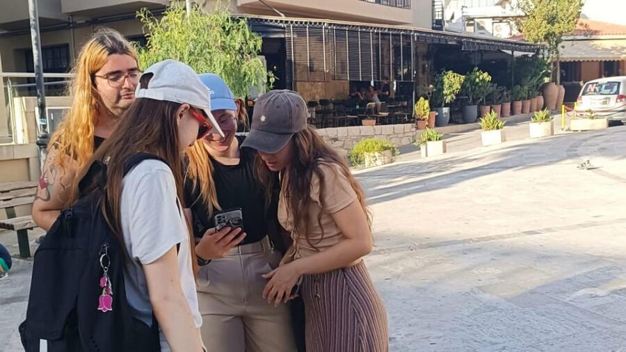 Heraklion: Family Zorba Treasure Hunt with Food Stop - Rocca a Mare Fortress to the Heraklion Port: Start Strong, Then Find Your Rhythm
