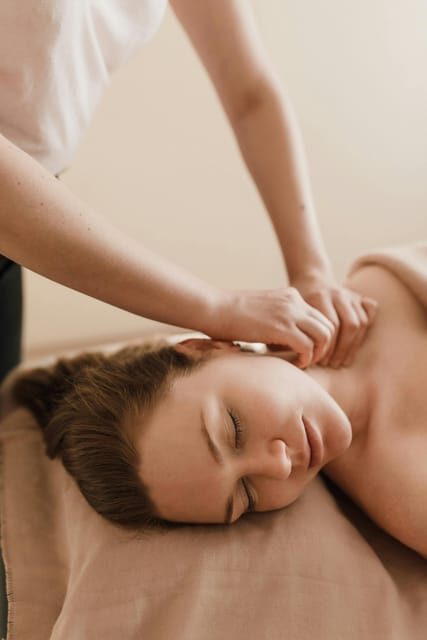 Heraklion: Holistic Massage: Revitalization of Body & Spirit - Benefits Explained: Stress, Muscles, Circulation, and the Comfort Claims
