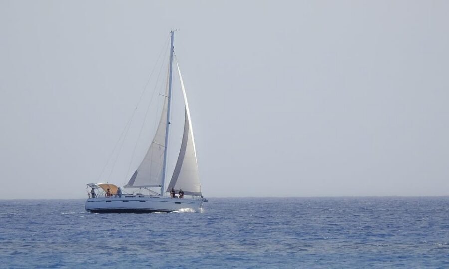 Heraklion: Sailing Cruise to Dia Island with Drinks and Meal - The onboard meal and drinks: lunch that actually feels like lunch
