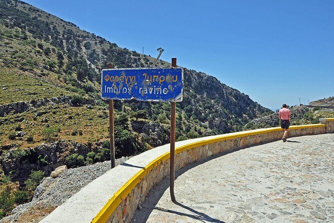 Imbros Gorge Hiking Day Trip with transportation - What the guides do well (Nikos and Mariana)
