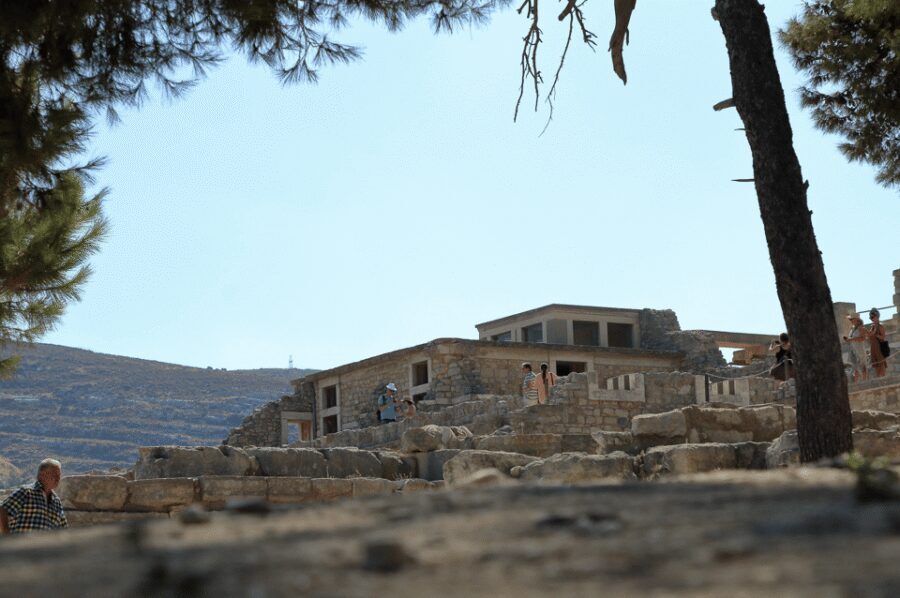 Knossos: Knossos Private Guided Tour - Seeing the Grand Staircase and Throne Room Without Getting Lost