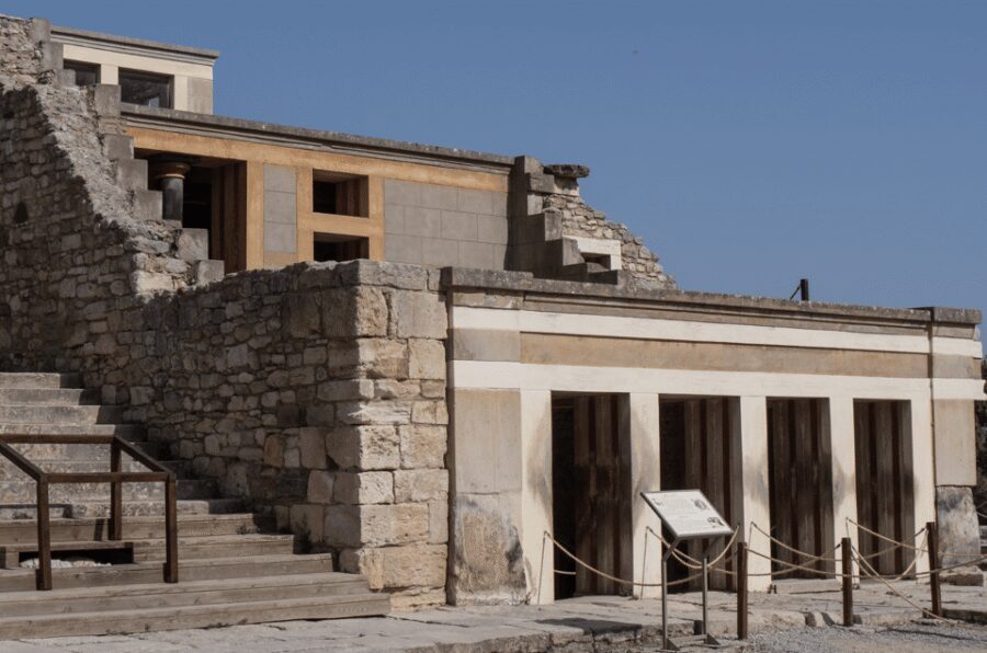Knossos: Knossos Private Guided Tour - The Value of a Guide + Archaeologist (And Why It Matters)