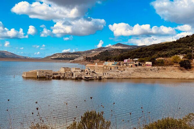 Knossos & Lasithi Plateau: Zeus Cave,Villages, Olive Oil Tour - Krasi’s Ancient Plane Tree and a Coffee Break That Actually Fits