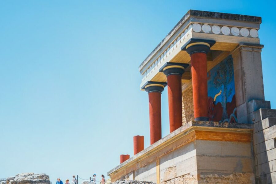 Knossos Palace: E-ticket with Audio and Heraklion City Tour - Getting there without a headache: where the tour starts