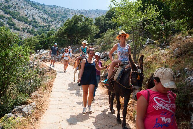 On the trail of the Greek Mythology - Stop 3: Cave of Psychros and lunch by a local family