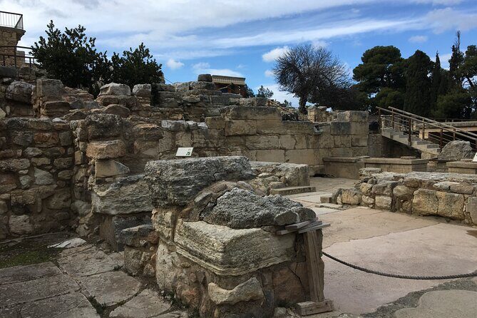 Palace of Knossos - Early Morning Ticket and avoid crowds - Should you book the early morning Palace of Knossos tour?