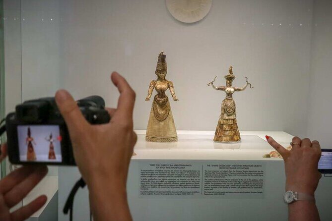 Private tour: Archeological Museum of Heraklion and City tour - The City Walk: Lion’s Square to Venetian Walls