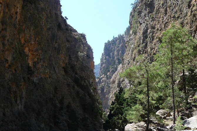 Samaria Gorge Trek: Full-Day Excursion from Heraklion with Guide - Trekking Samaria Gorge: the real shape of the hike