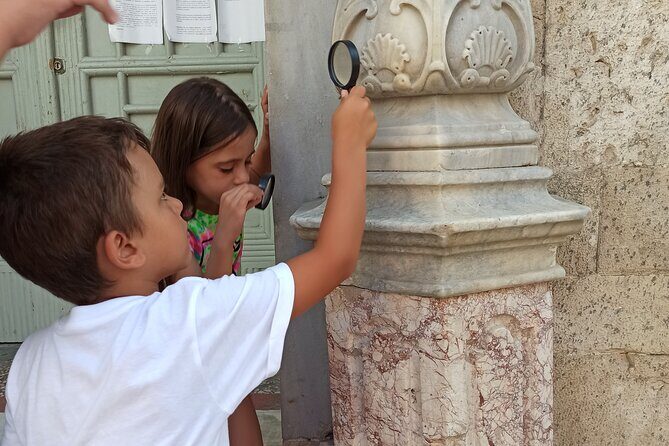 The Hunt of the Olympian Gods, scavenger hunt for families, prive - Walking the Gods Route: Monuments, Puzzles, and 12 Stops